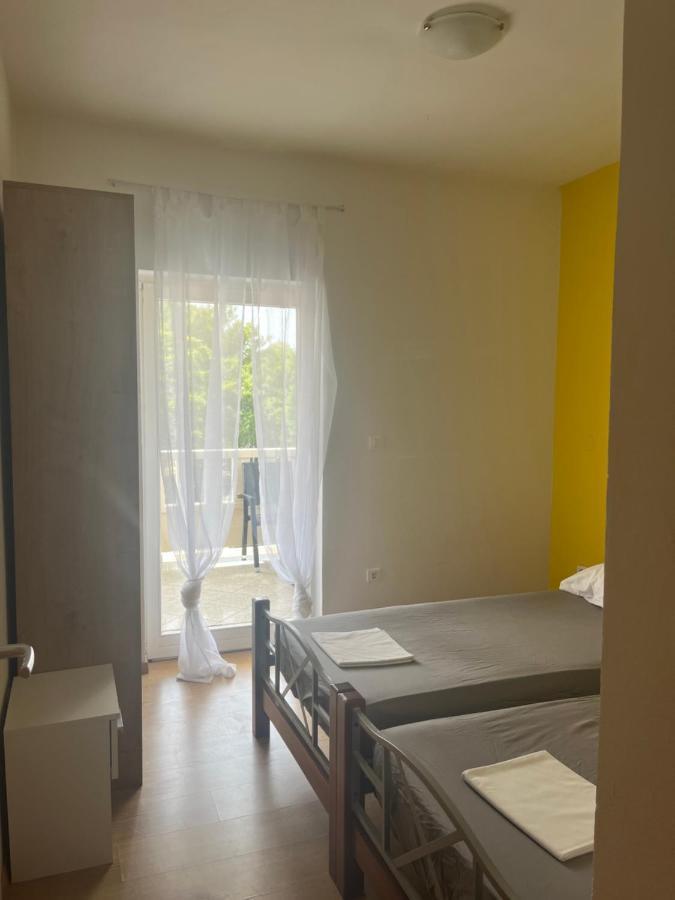 Guesthouse Villa Jurisic Novalja Exterior photo