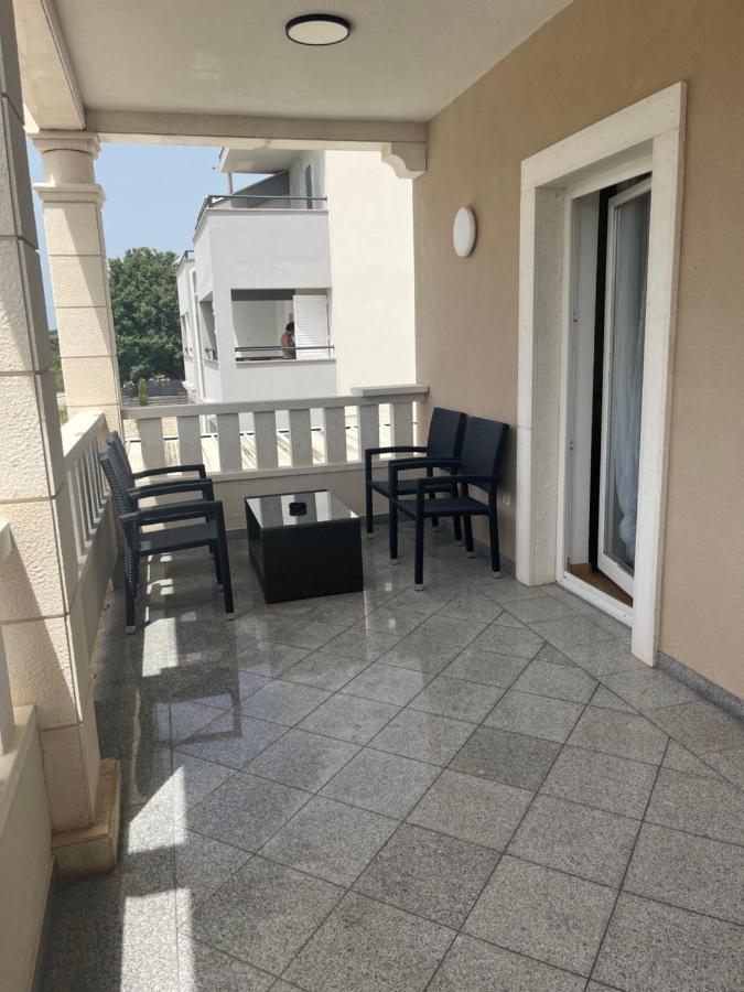 Guesthouse Villa Jurisic Novalja Exterior photo