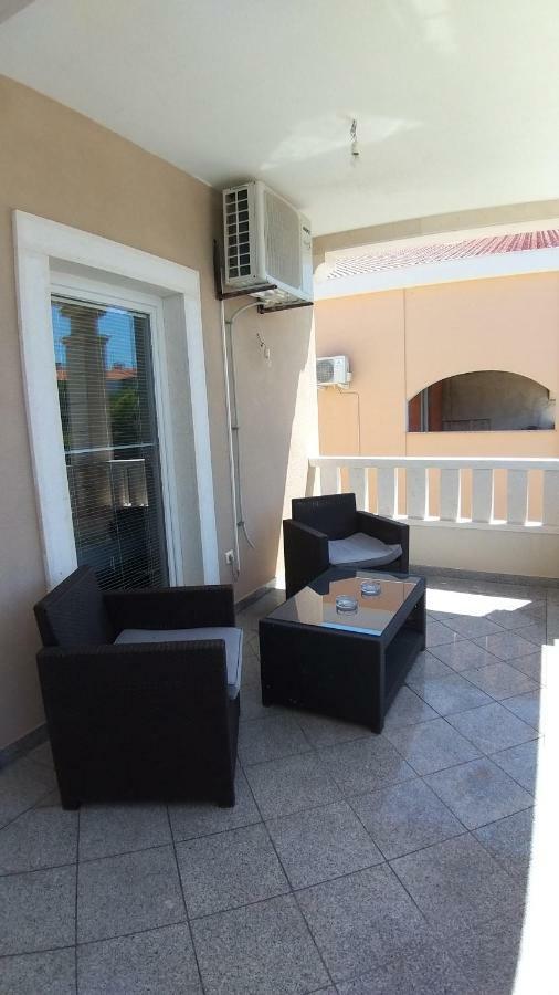 Guesthouse Villa Jurisic Novalja Exterior photo