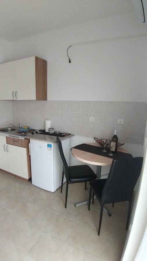 Guesthouse Villa Jurisic Novalja Exterior photo