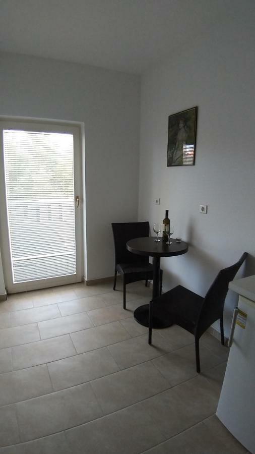 Guesthouse Villa Jurisic Novalja Exterior photo